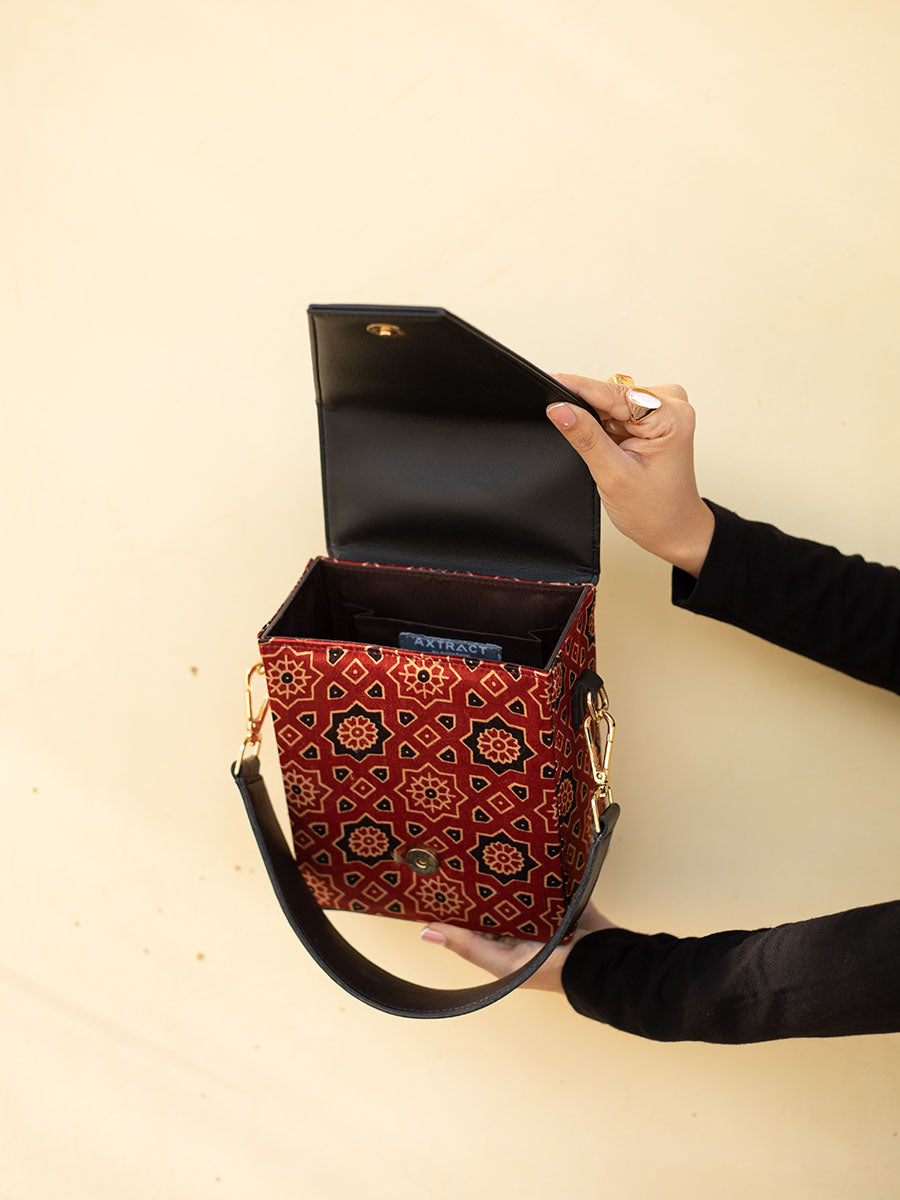 Red Edgebox - Rectangular Kutchi Handcrafted Bag