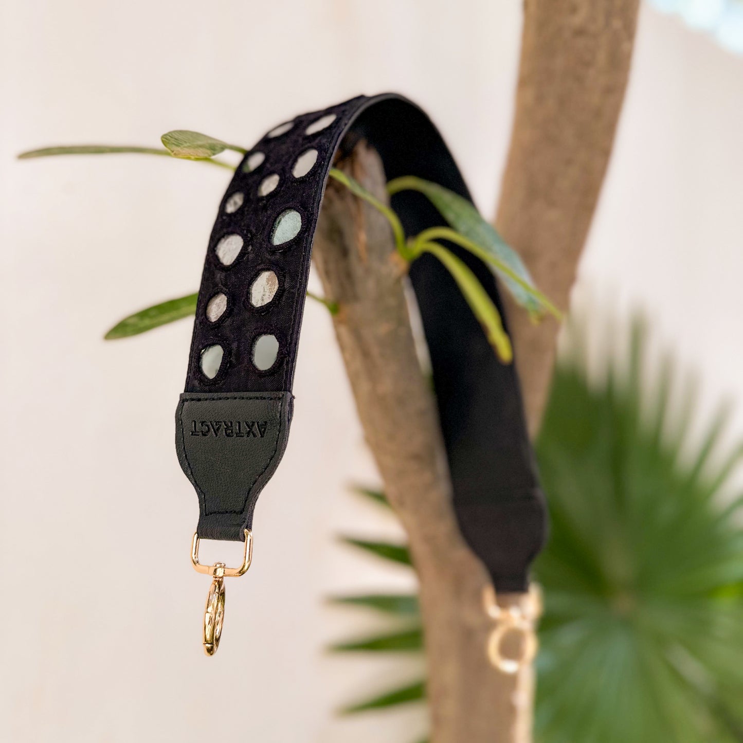 The Mirror Wrap - Jet Black